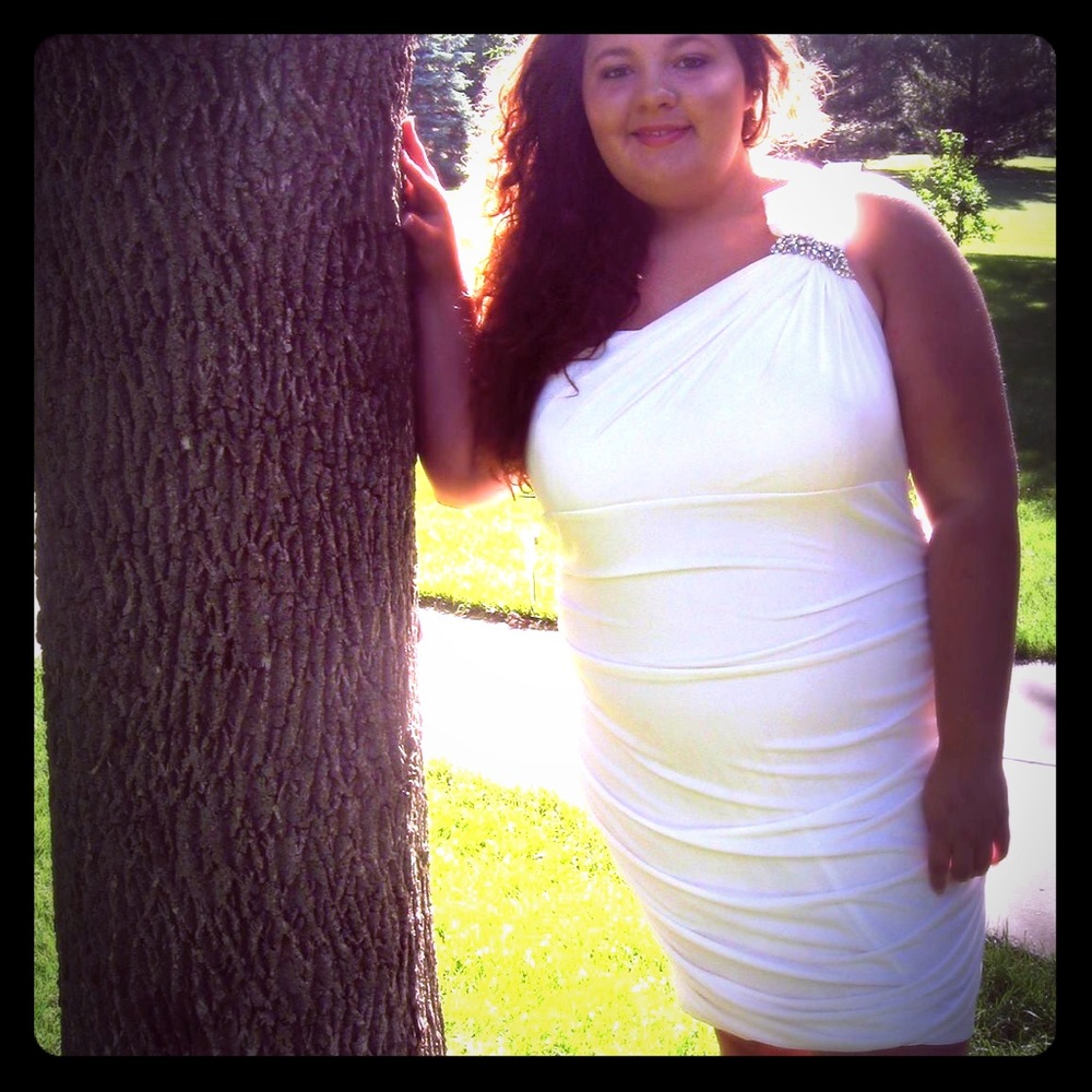 ✨Beautiful White Special Occasion Dress ✨